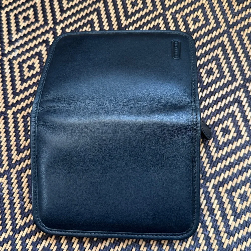 Vintage Coach Black Leather Zip-Around wallet 4565 black